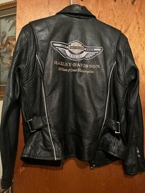 Pre-Loved Women’s Black Leather Motorcycle Medium Jacket